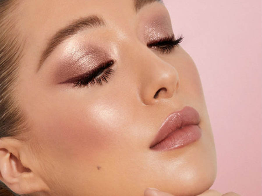 How to Mix Pearly Eyeshadow Into Your Foundation