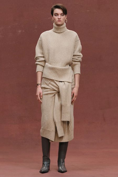 Hermès Ladies Roll Neck Sweater. Latest autumn designer fashion sweaters 2025